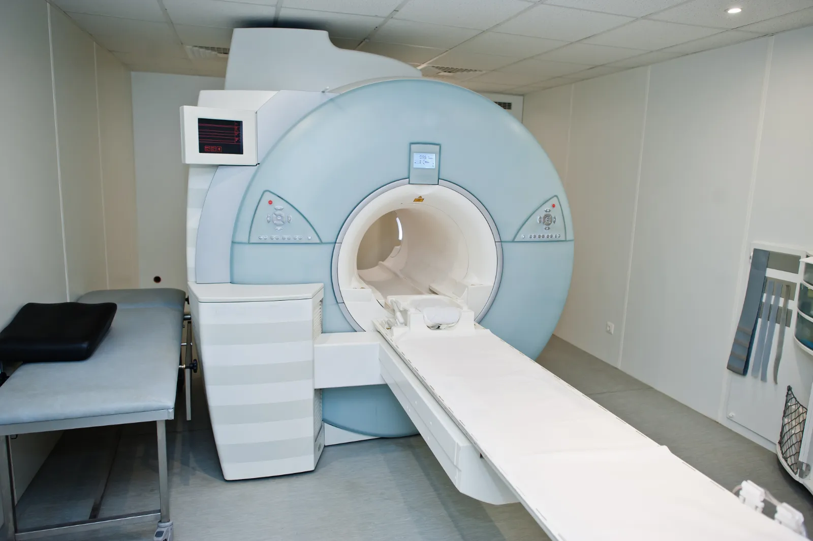 magnetic-resonance-imaging-scan-or-mri-machine-dev-2026-03-18-13-30-48-utc MRI scanner in a hospital imaging suite